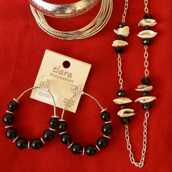 set of 3 necklace, earrings, bangle bracelets - Picture 1 of 8